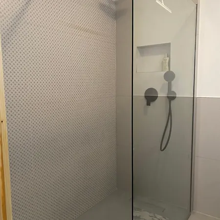 Schoene In Ruhiger Lage Tg Apartamento